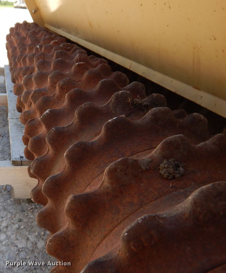 image for item IQ9561 Land Pride PS1572  seeder