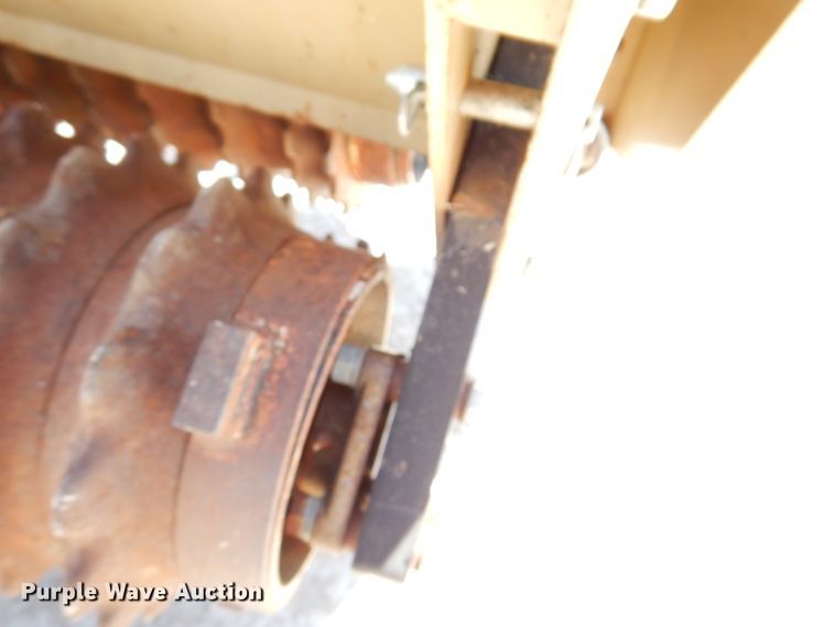 image for item IQ9561 Land Pride PS1572  seeder