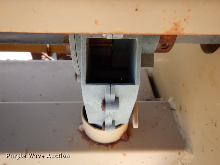 image for item IQ9561 Land Pride PS1572  seeder