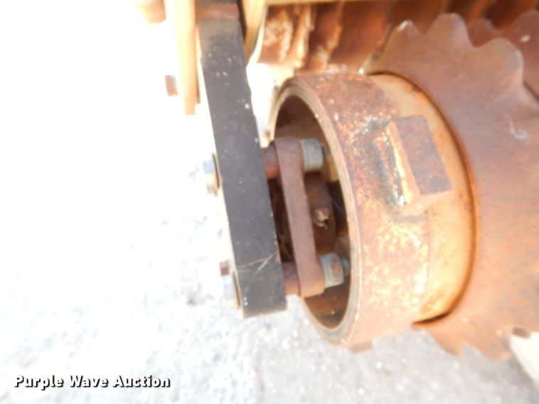 image for item IQ9561 Land Pride PS1572  seeder