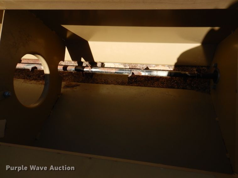 image for item IQ9561 Land Pride PS1572  seeder