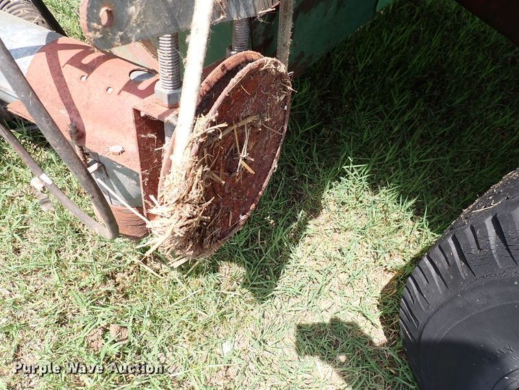 image for item IV9330 Huskee  gravity wagon