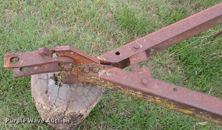 image for item IV9332 International Harvester  seeder