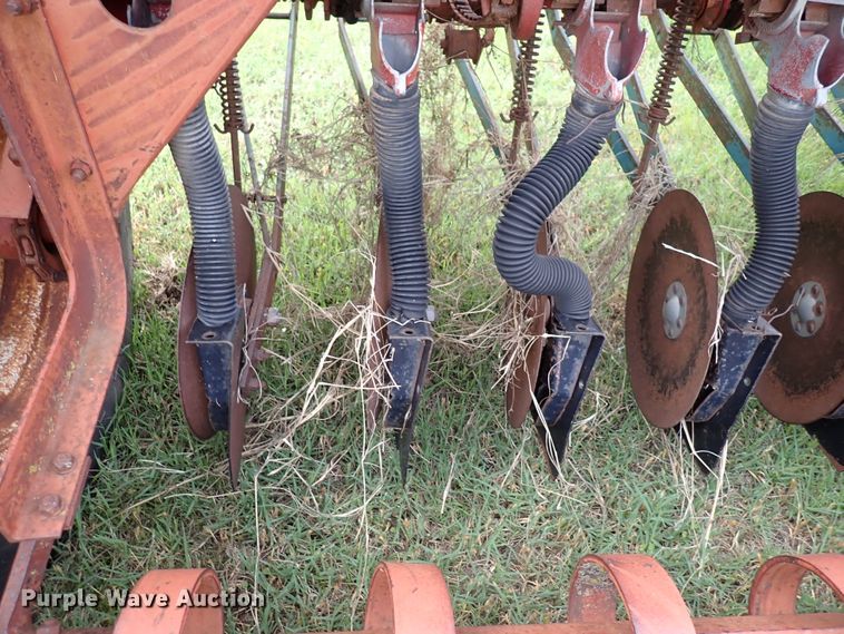 image for item IV9332 International Harvester  seeder