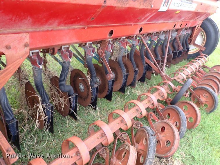 image for item IV9332 International Harvester  seeder