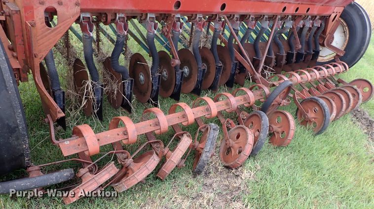 image for item IV9332 International Harvester  seeder
