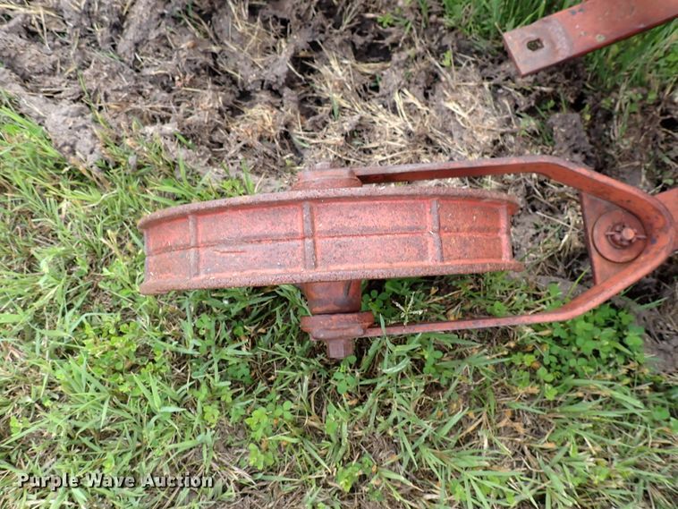 image for item IV9332 International Harvester  seeder