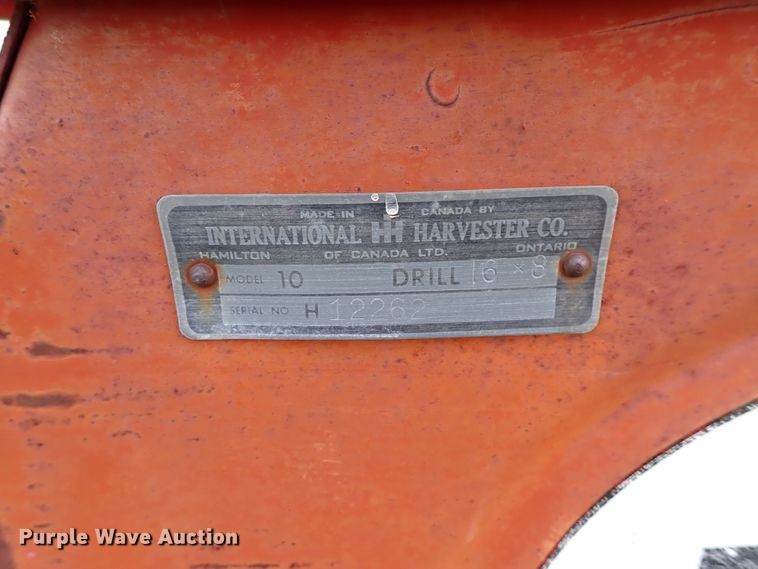 image for item IV9332 International Harvester  seeder