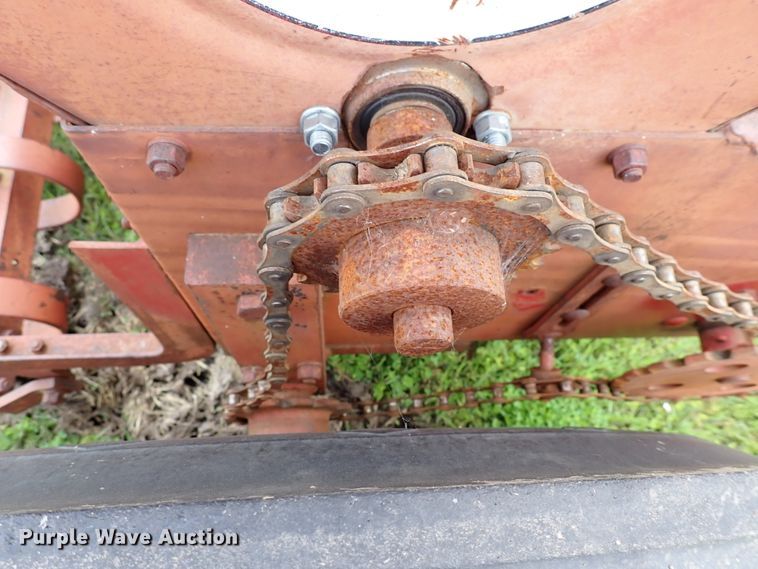 image for item IV9332 International Harvester  seeder