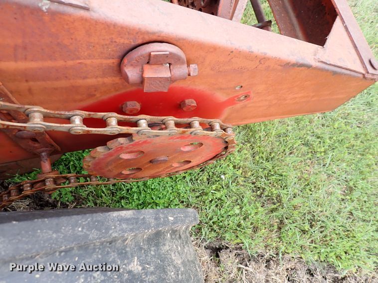 image for item IV9332 International Harvester  seeder