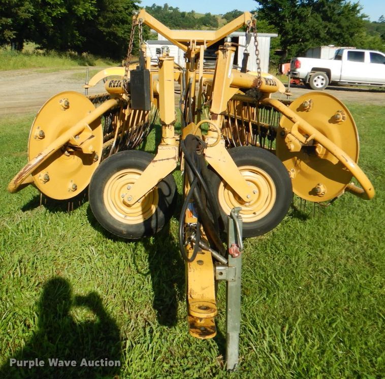 image for item IY9483 Vermeer R23A  hay rake