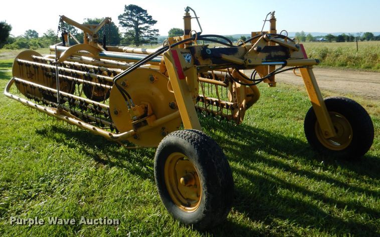 image for item IY9483 Vermeer R23A  hay rake