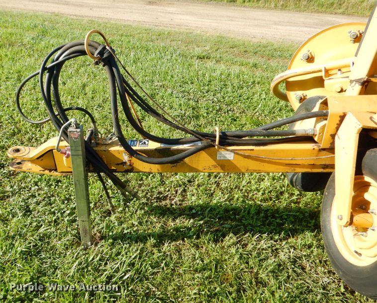 image for item IY9483 Vermeer R23A  hay rake