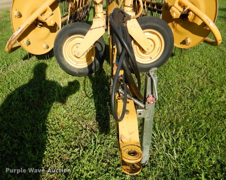 image for item IY9483 Vermeer R23A  hay rake