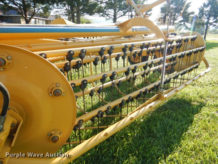 image for item IY9483 Vermeer R23A  hay rake