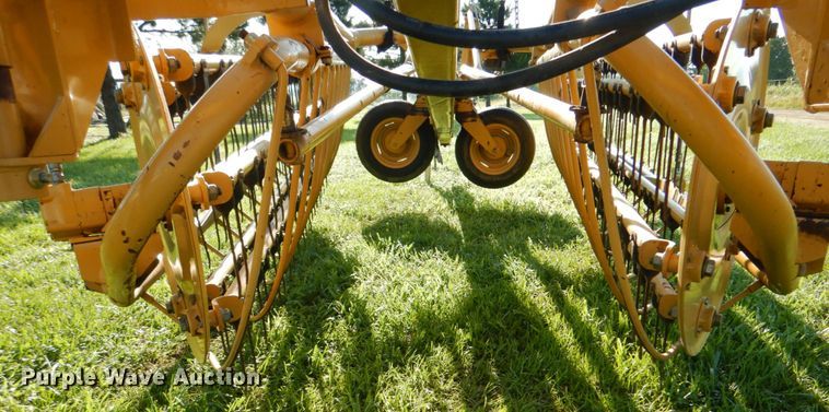 image for item IY9483 Vermeer R23A  hay rake