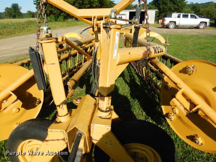 image for item IY9483 Vermeer R23A  hay rake
