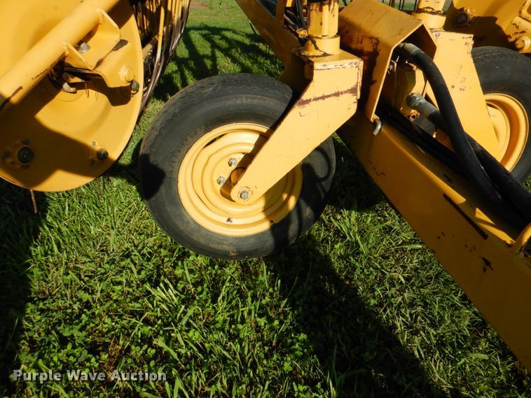 image for item IY9483 Vermeer R23A  hay rake