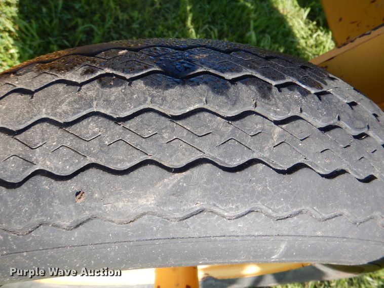 image for item IY9483 Vermeer R23A  hay rake