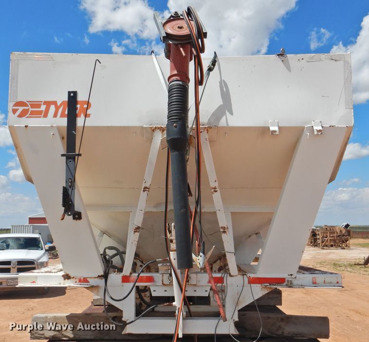 image for item JX9923 Tyler M10S  seed tender