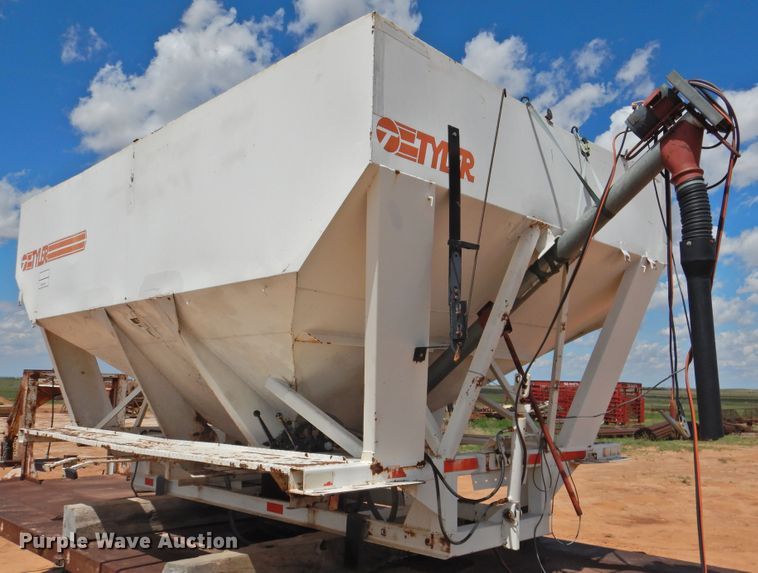 image for item JX9923 Tyler M10S  seed tender