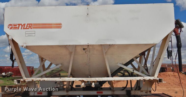 image for item JX9923 Tyler M10S  seed tender