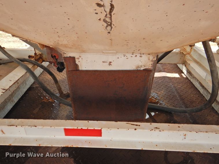 image for item JX9923 Tyler M10S  seed tender