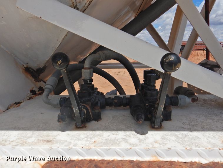 image for item JX9923 Tyler M10S  seed tender