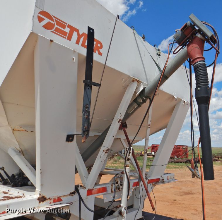 image for item JX9923 Tyler M10S  seed tender