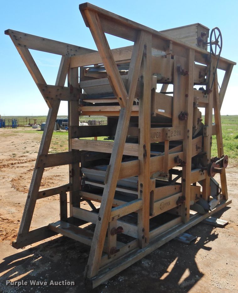 A.T. Ferrell & Co. Clipper Super 4229A grass seed cleaner in Muleshoe