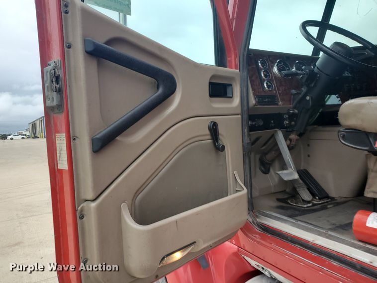 image for item DI5169 2007 International 9400i  semi truck