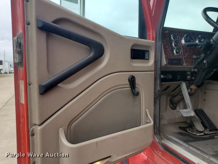 image for item DI5169 2007 International 9400i  semi truck