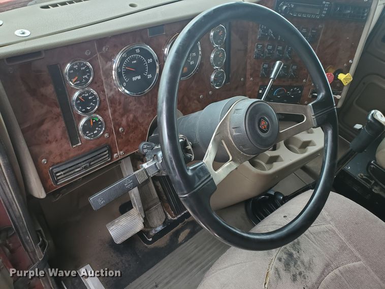 image for item DI5169 2007 International 9400i  semi truck