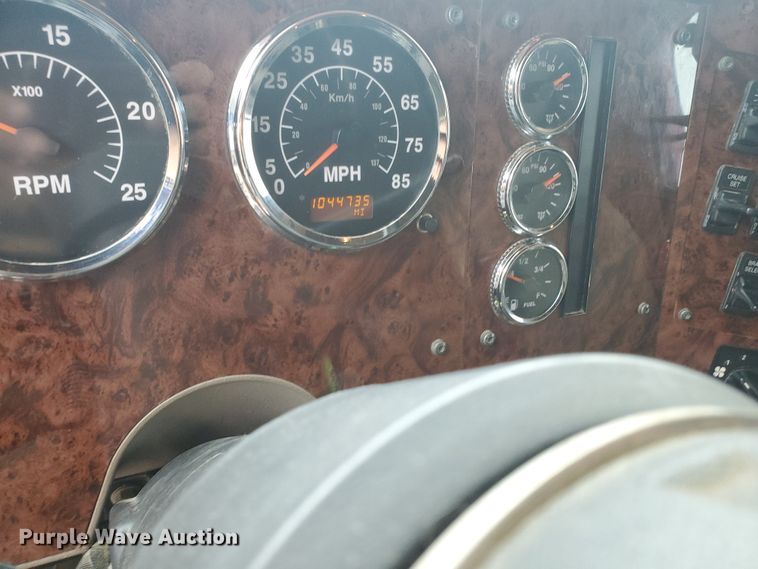 image for item DI5169 2007 International 9400i  semi truck