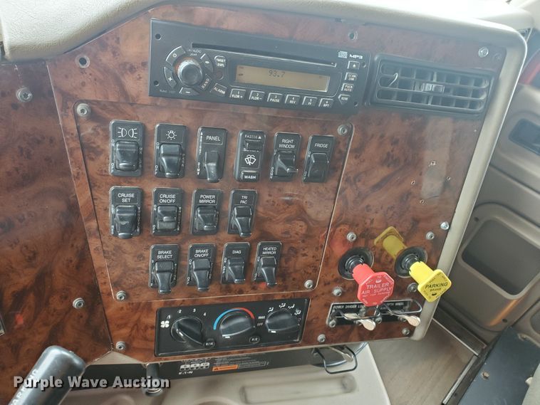 image for item DI5169 2007 International 9400i  semi truck