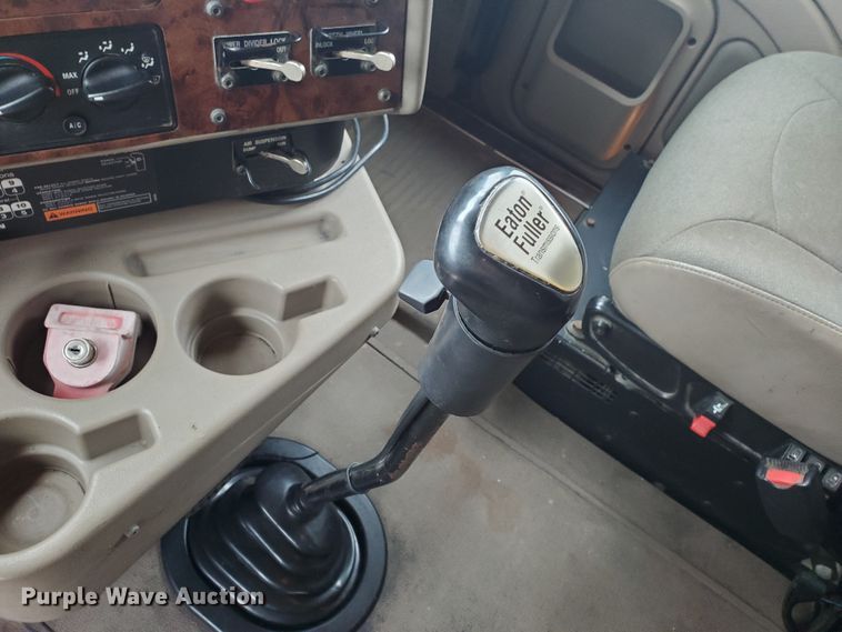 image for item DI5169 2007 International 9400i  semi truck