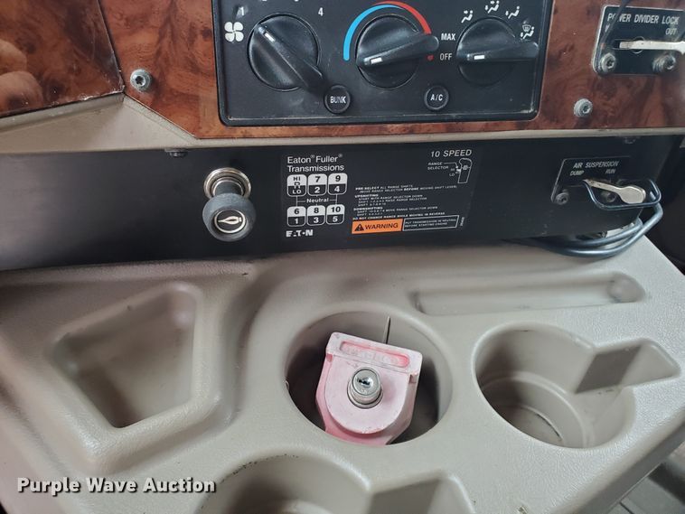 image for item DI5169 2007 International 9400i  semi truck