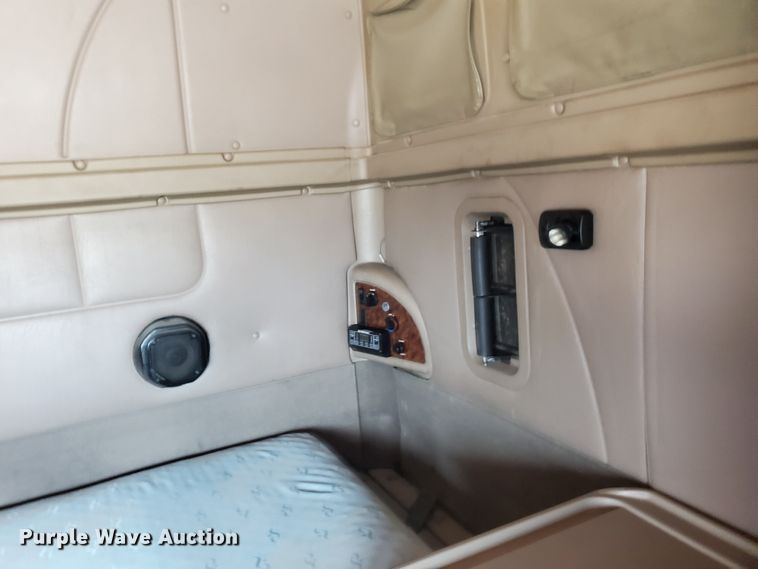 image for item DI5169 2007 International 9400i  semi truck