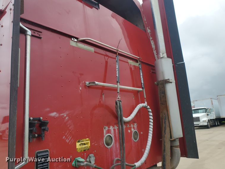 image for item DI5169 2007 International 9400i  semi truck