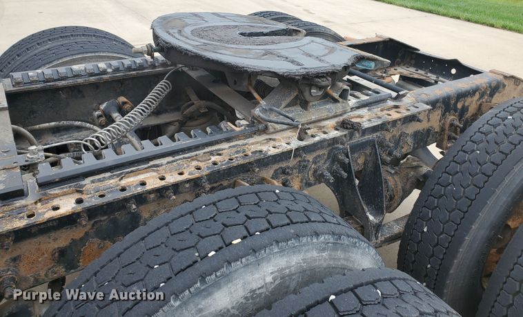 image for item DI5169 2007 International 9400i  semi truck