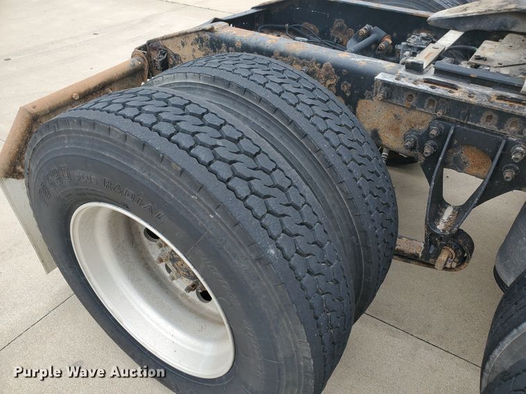 image for item DI5169 2007 International 9400i  semi truck