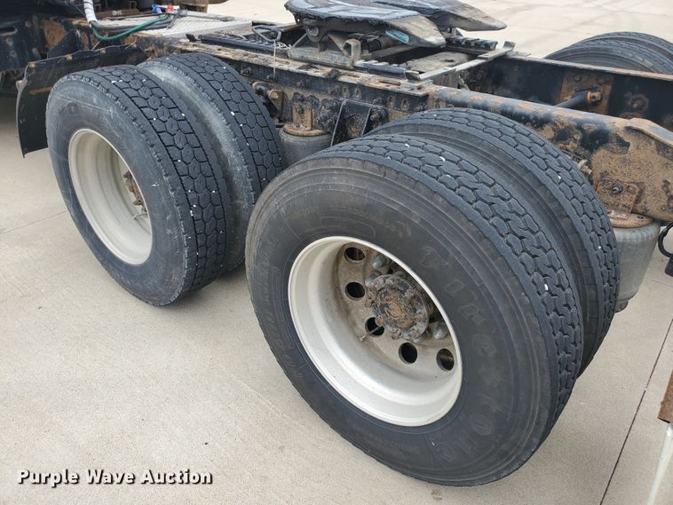 image for item DI5169 2007 International 9400i  semi truck