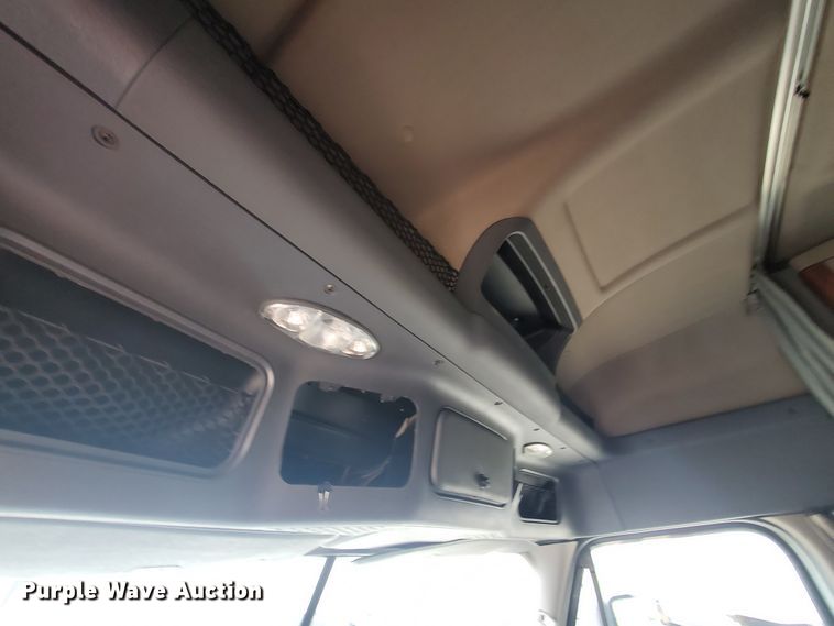 image for item DI5171 2014 Freightliner Cascadia  semi truck