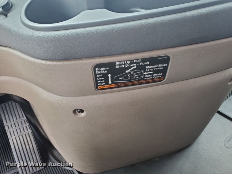 image for item DI5171 2014 Freightliner Cascadia  semi truck