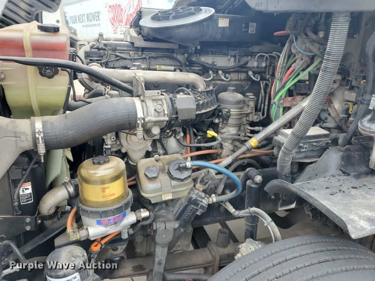 image for item DI5171 2014 Freightliner Cascadia  semi truck