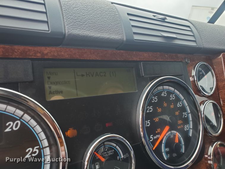 image for item DI5171 2014 Freightliner Cascadia  semi truck