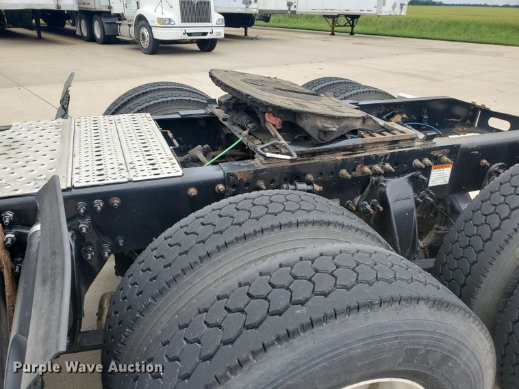 image for item DI5171 2014 Freightliner Cascadia  semi truck