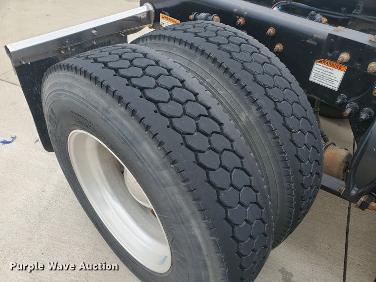 image for item DI5171 2014 Freightliner Cascadia  semi truck