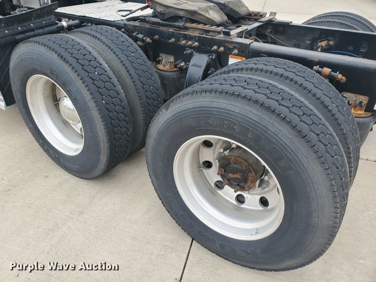 image for item DI5171 2014 Freightliner Cascadia  semi truck