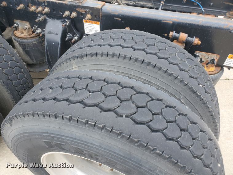 image for item DI5171 2014 Freightliner Cascadia  semi truck